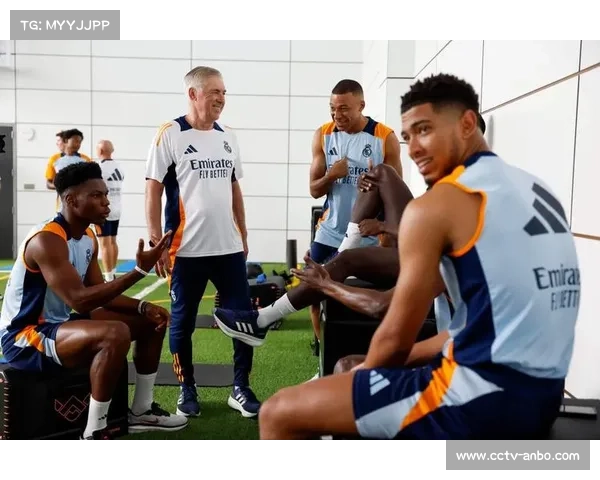 巴黎圣日耳曼更衣室氛围融洽 埃梅里称老将经验助力年轻球员成长